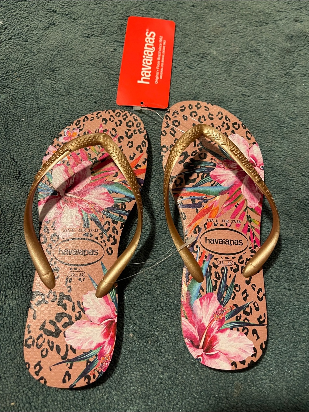 NWT HAVAIANAS  BRONZE/FLORAL AND ANIMAL PRINT FLIP-FLOPS SIZE 35/36